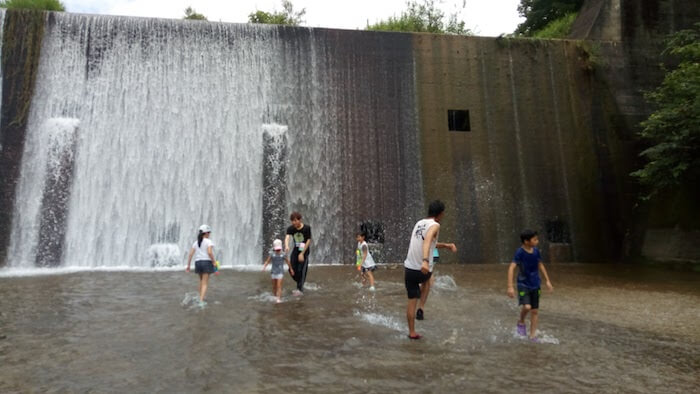 万内川砂防公園での川遊び