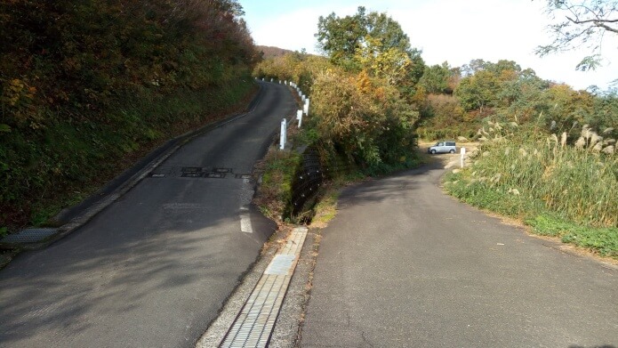 南葉高原キャンプ場前の分岐