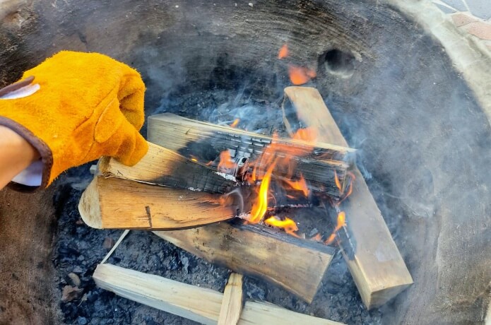 アルミ 新聞紙で検証 焚き火でのおいしい焼き芋の作り方 ころぽく