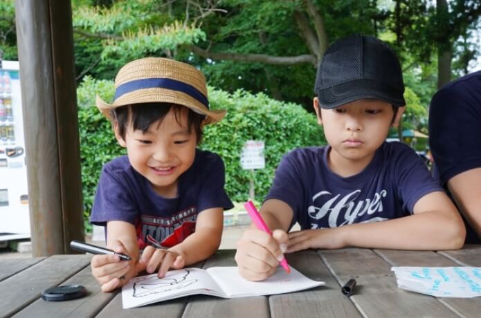 子ども二人と自然