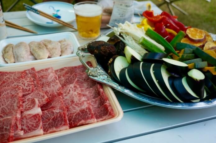 外で焼肉