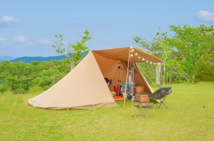 キャンプのテント
