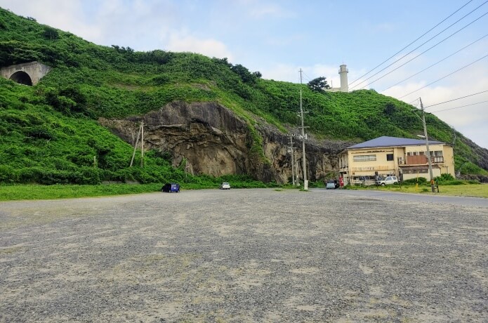 灯台コース登山口の駐車場