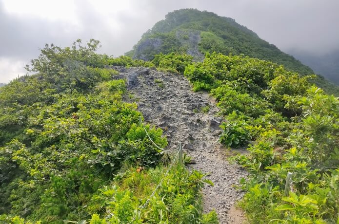 灯台コースの岩場(急登)