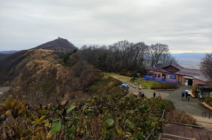 山頂駅と多宝山